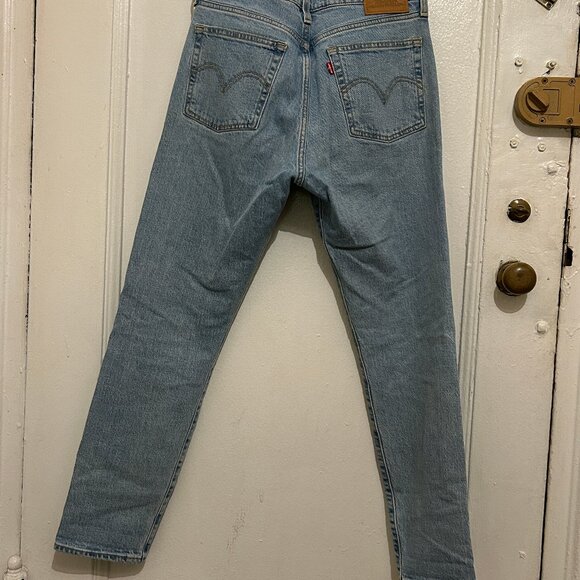 Levi's Wedgie Icon Fit Jeans | Size 28 - Picture 4 of 10